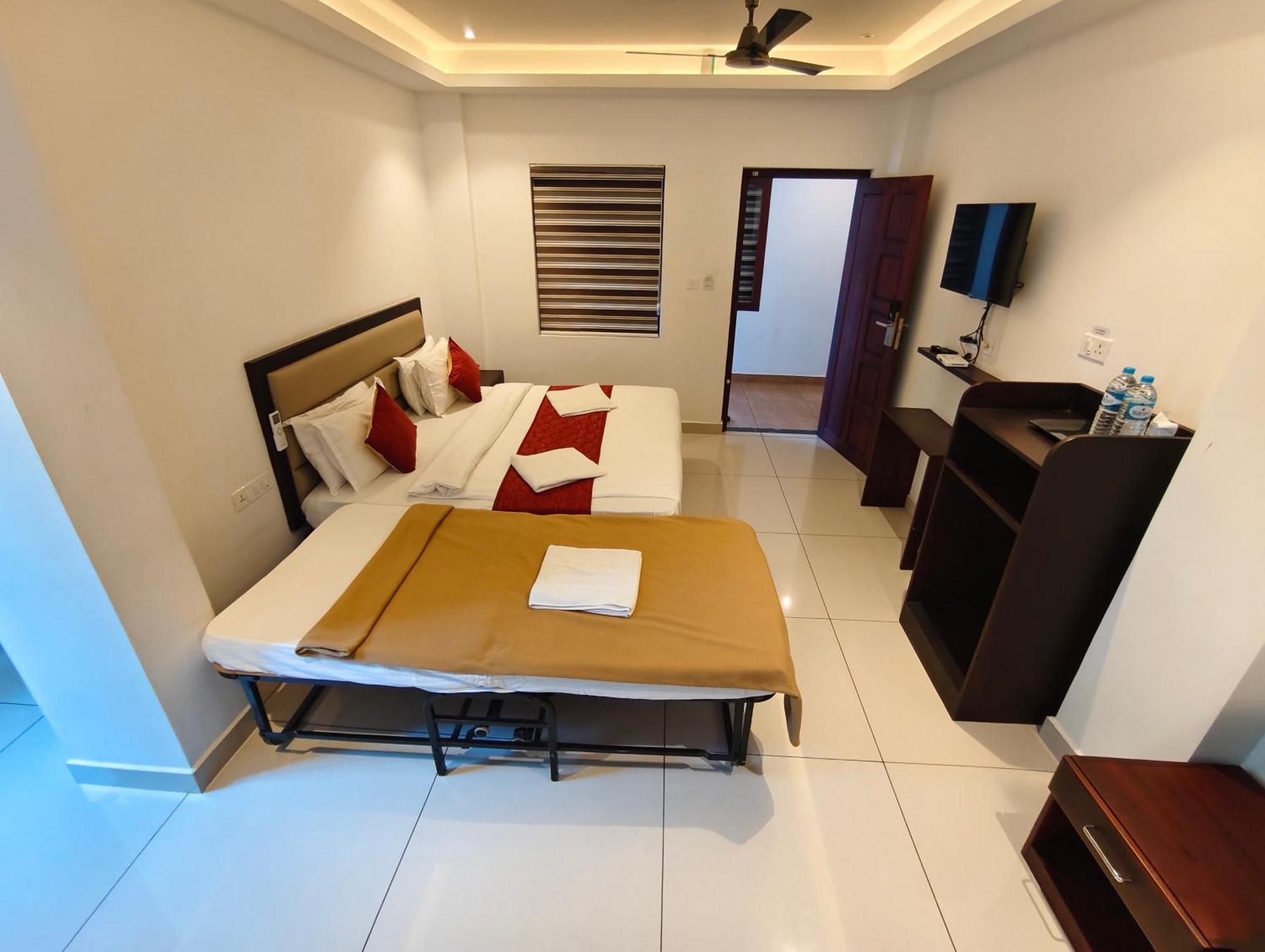 Spring Valley Resort Thekkady Exterior photo